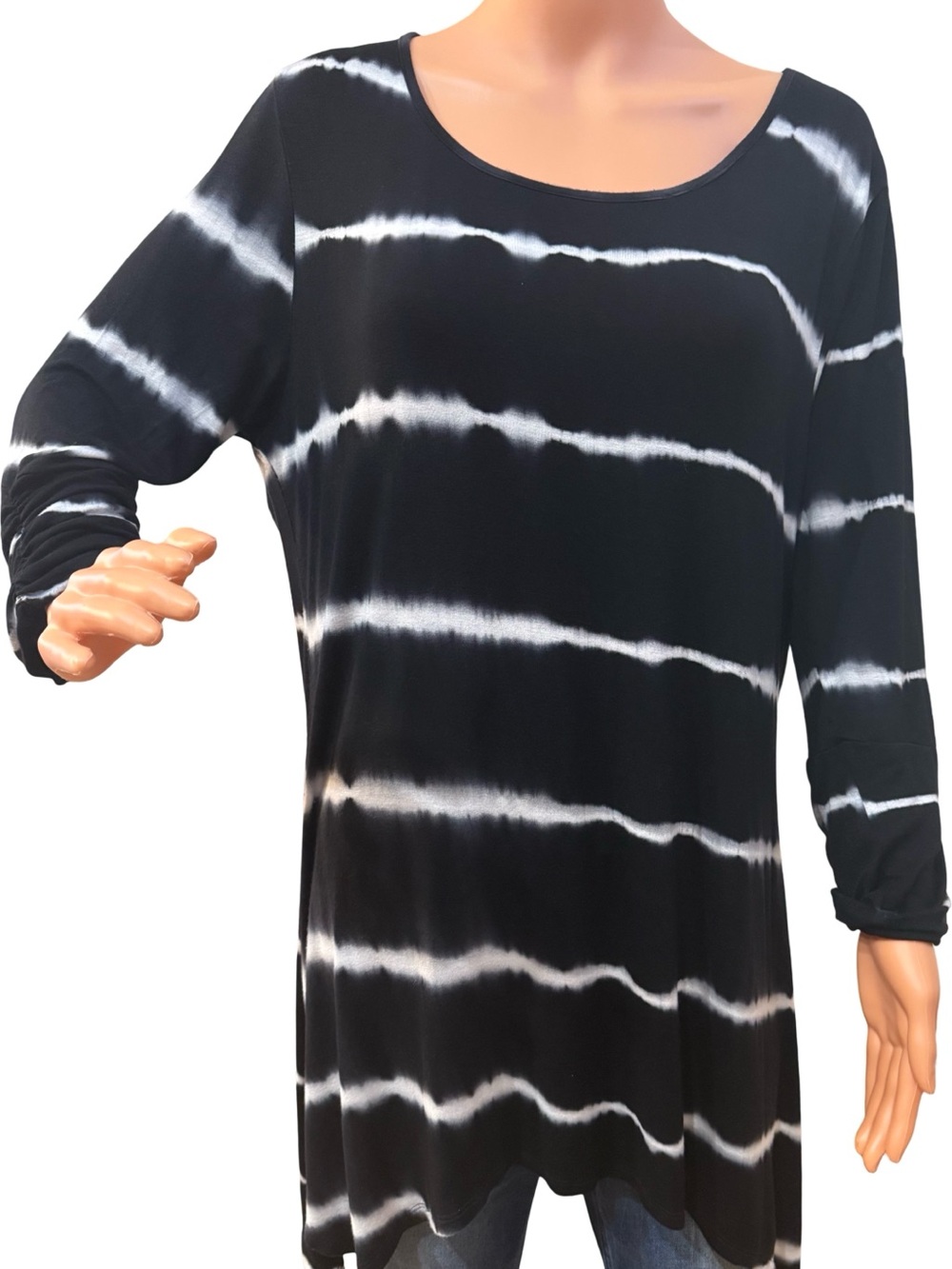 Women's Black & White Tie-Dye Long Sleeve Scoop Neck Top